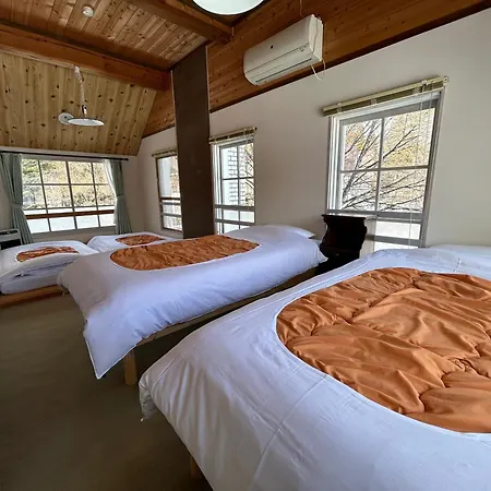 Hakuba Snow Fox Bed & Breakfast Exterior photo