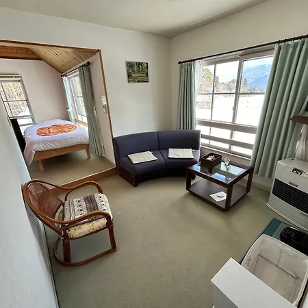 Hakuba Snow Fox Bed & Breakfast Exterior photo